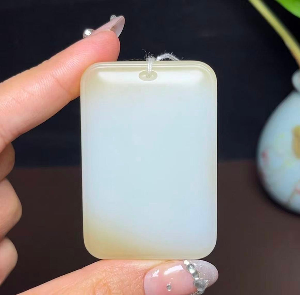 新疆和田玉且末天地糖平安无事牌（59.2g）