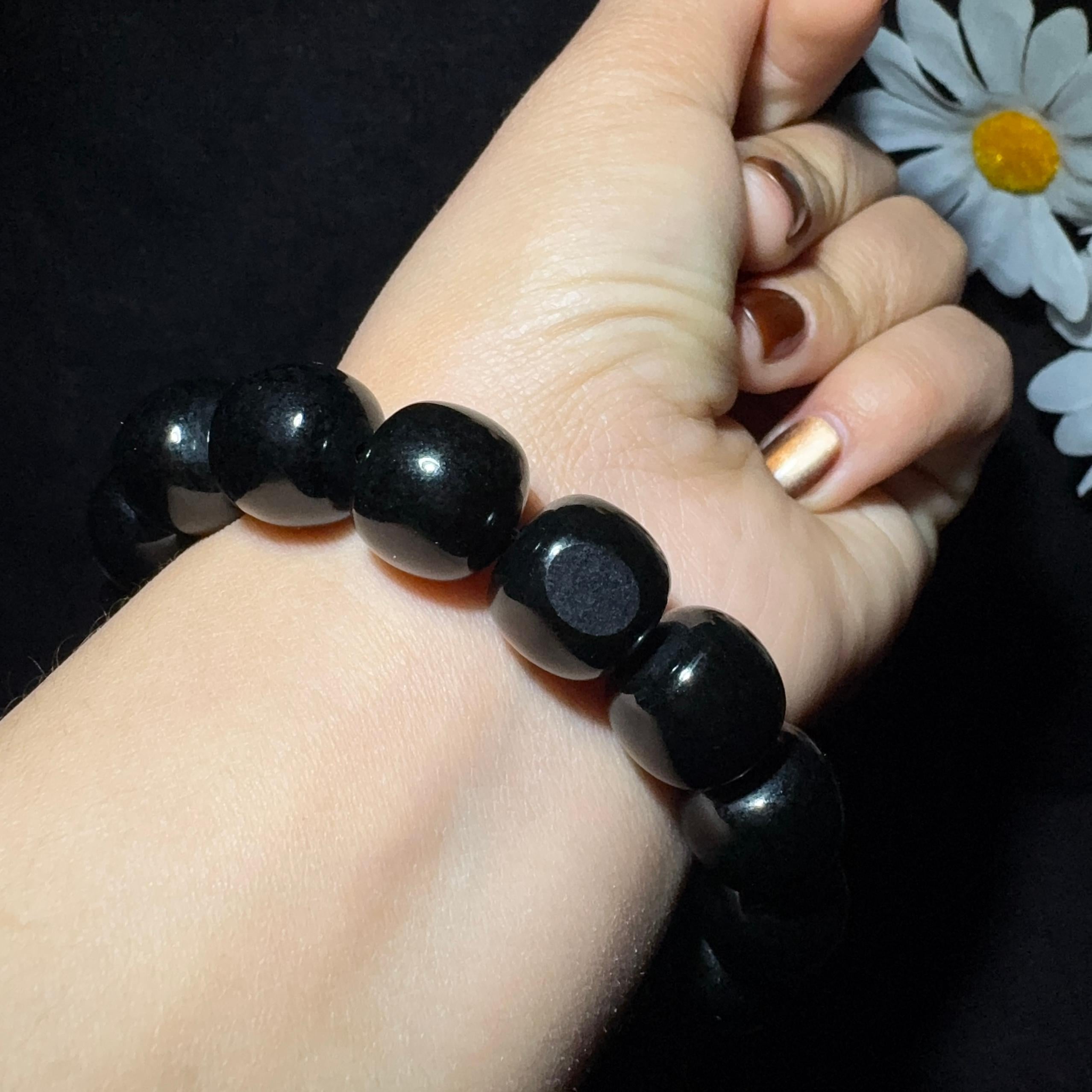 和田玉籽料黑青老型珠手串（75.9g）