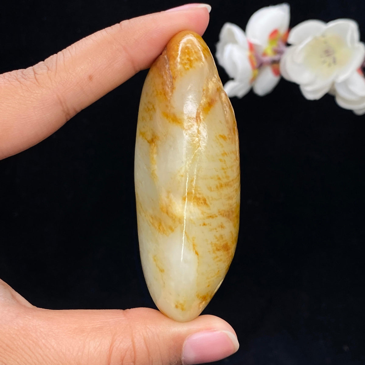 和田玉黄皮籽料手把件（135.3g）