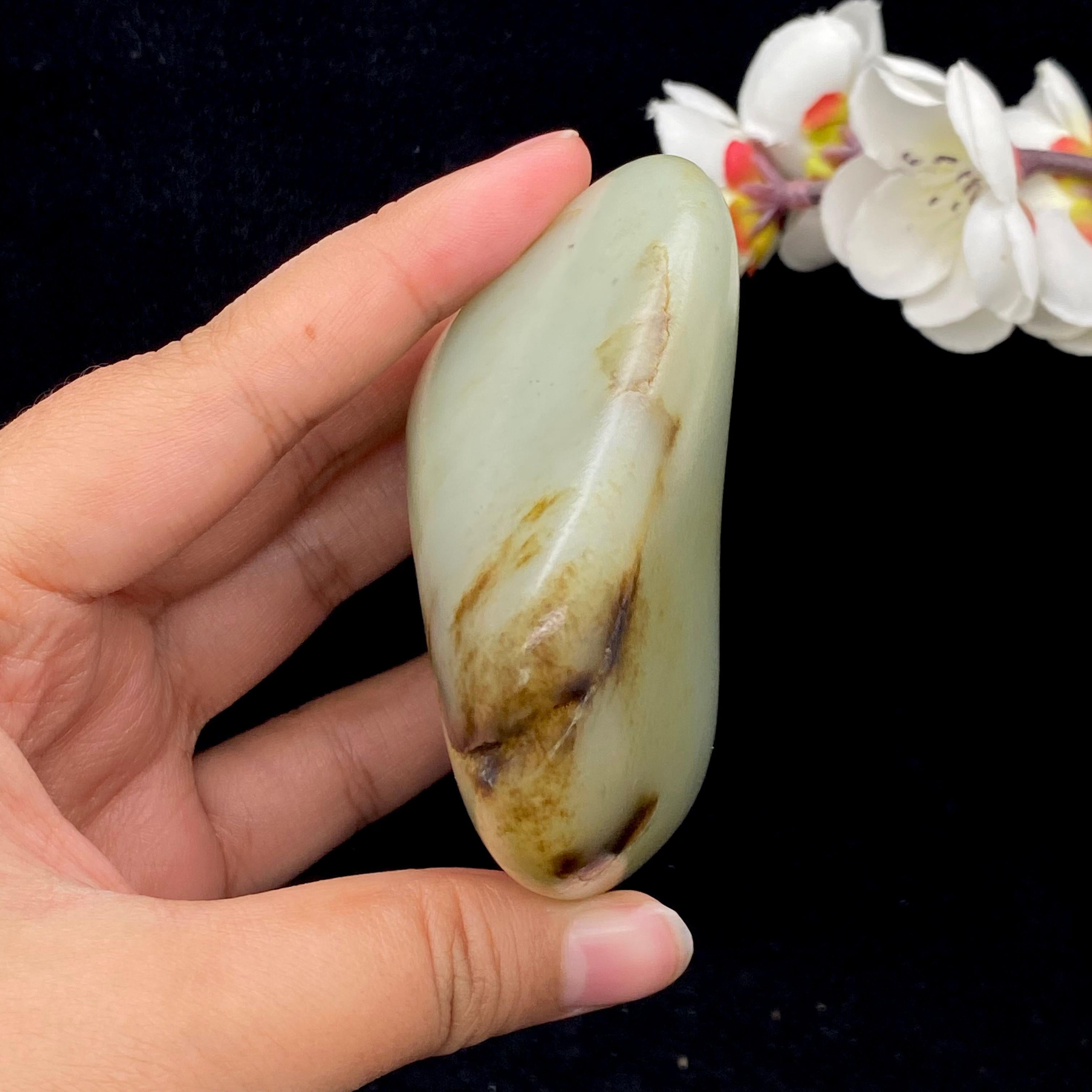 和田玉秋梨黑皮籽料（285.1g）