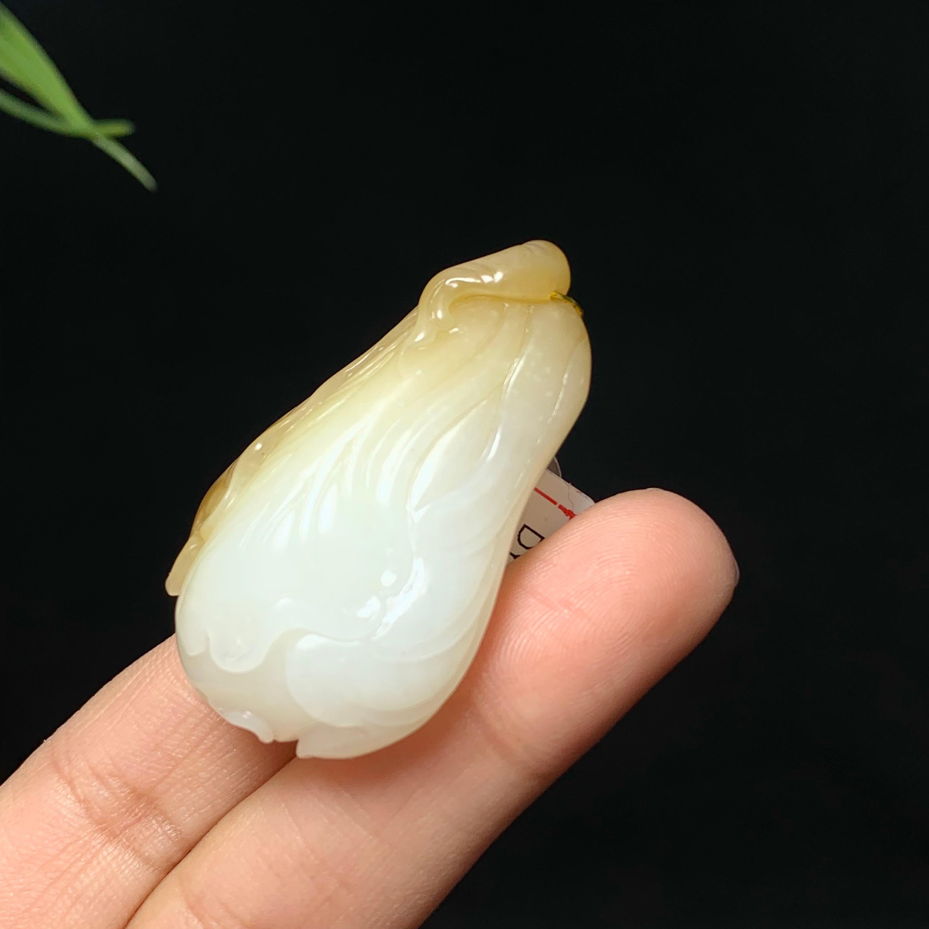 高品质新疆且末糖白玉白菜挂件（23.7g）