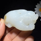 和田玉籽料白玉手把件貔貅（68.2g）