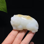 高品质和田玉且末糖白貔貅手把件