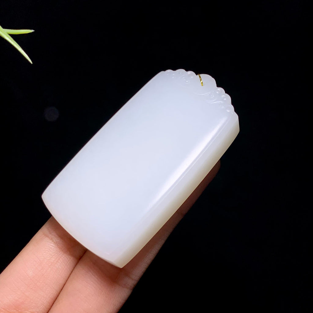 和田山料羊脂白玉无事牌（58.4g）