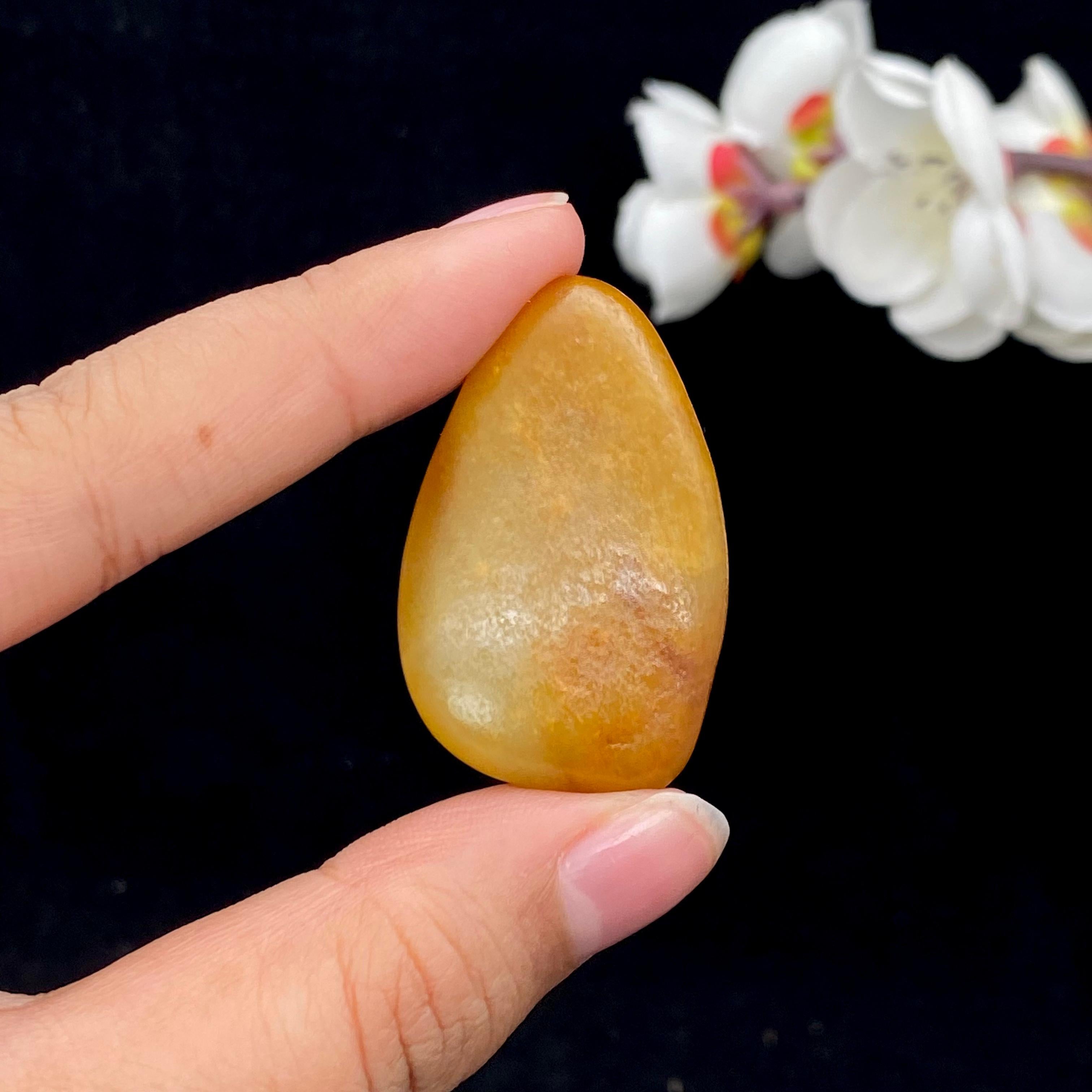 和田玉黄沁皮籽料（15.1g）