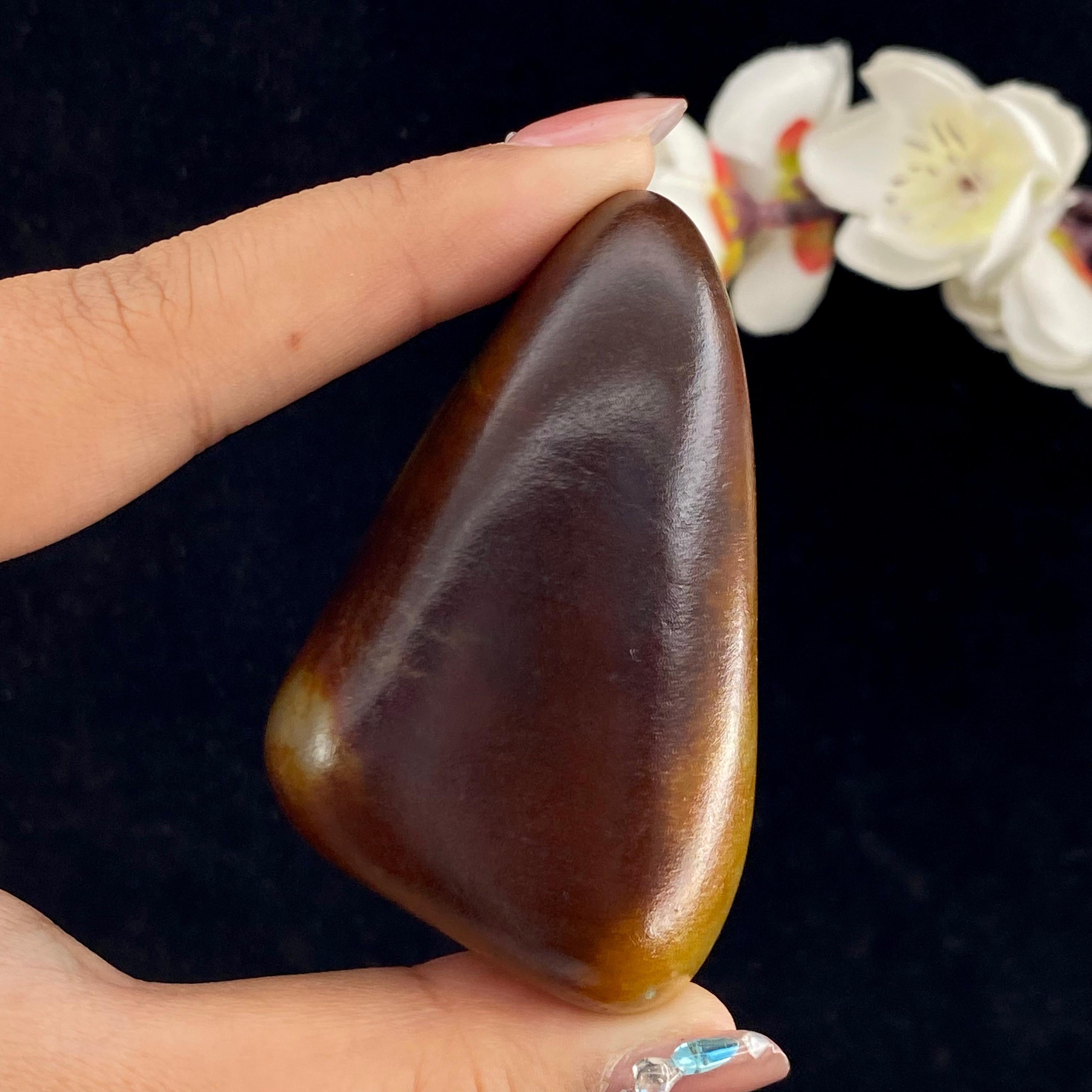 和田玉聚红皮籽料手把件（146.7g）