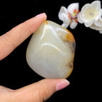 和田玉聚黄皮青花底籽料手把件（90g）