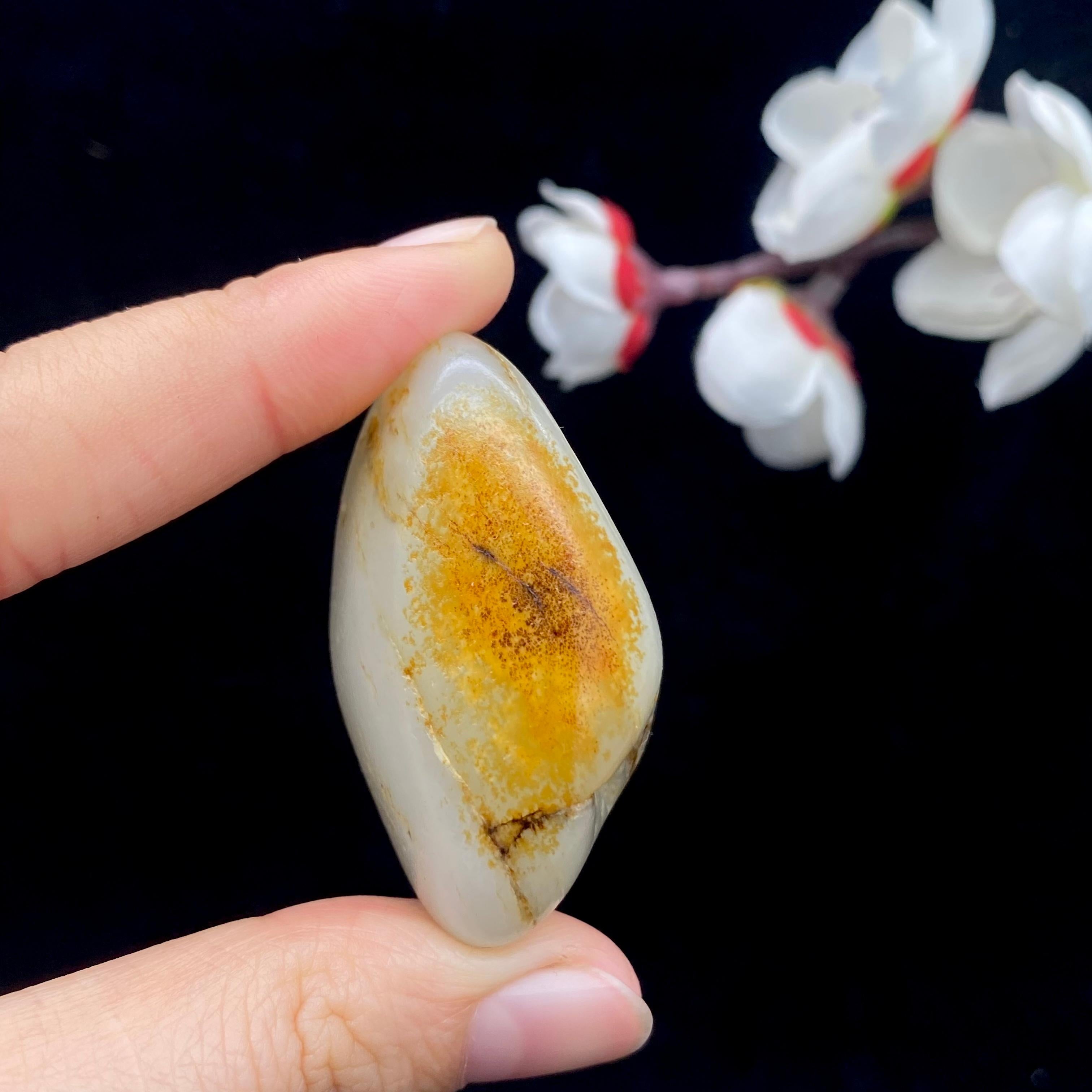 和田玉聚黄皮籽料挂件（41.3g）