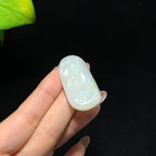 和田籽料洒金皮白玉生肖龙挂件（19.7g）