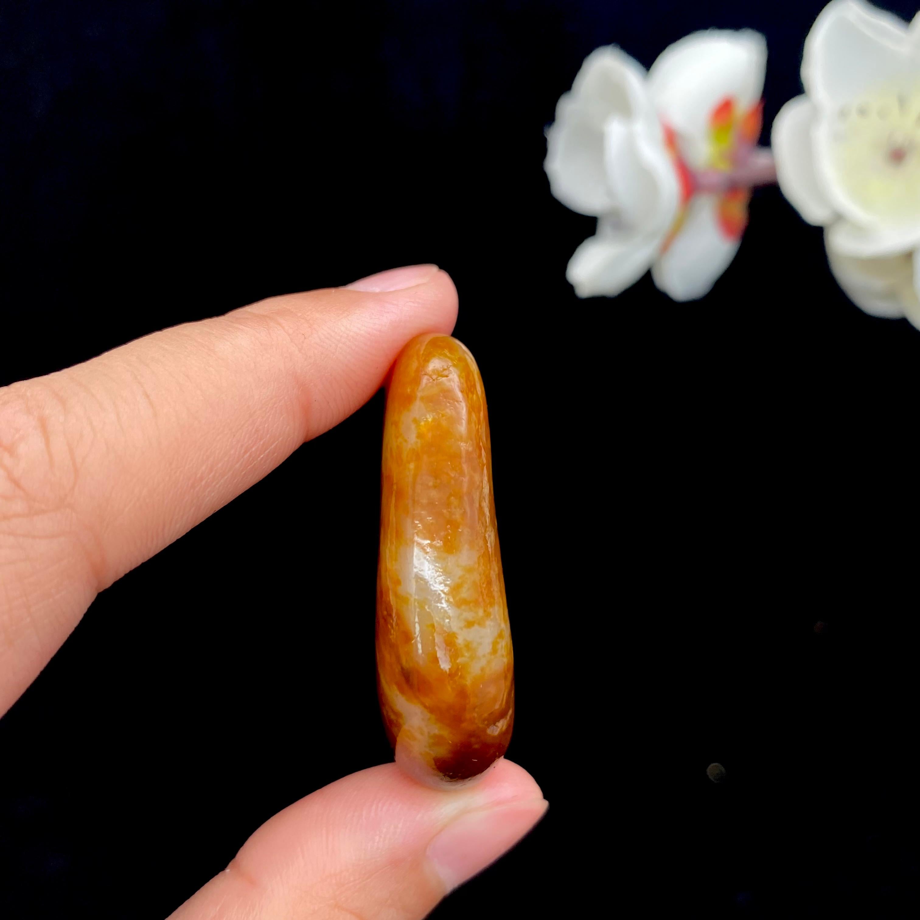 和田玉红沁皮籽料原石（16.4g）