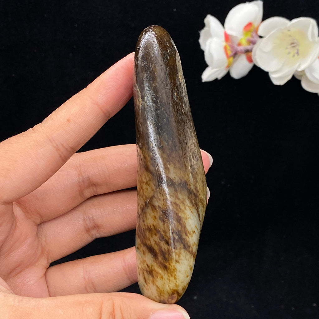 和田玉秋梨皮籽料手把件（157.3g）