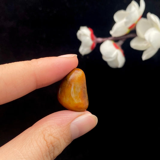 和田玉聚红皮籽料原石（4.7g）