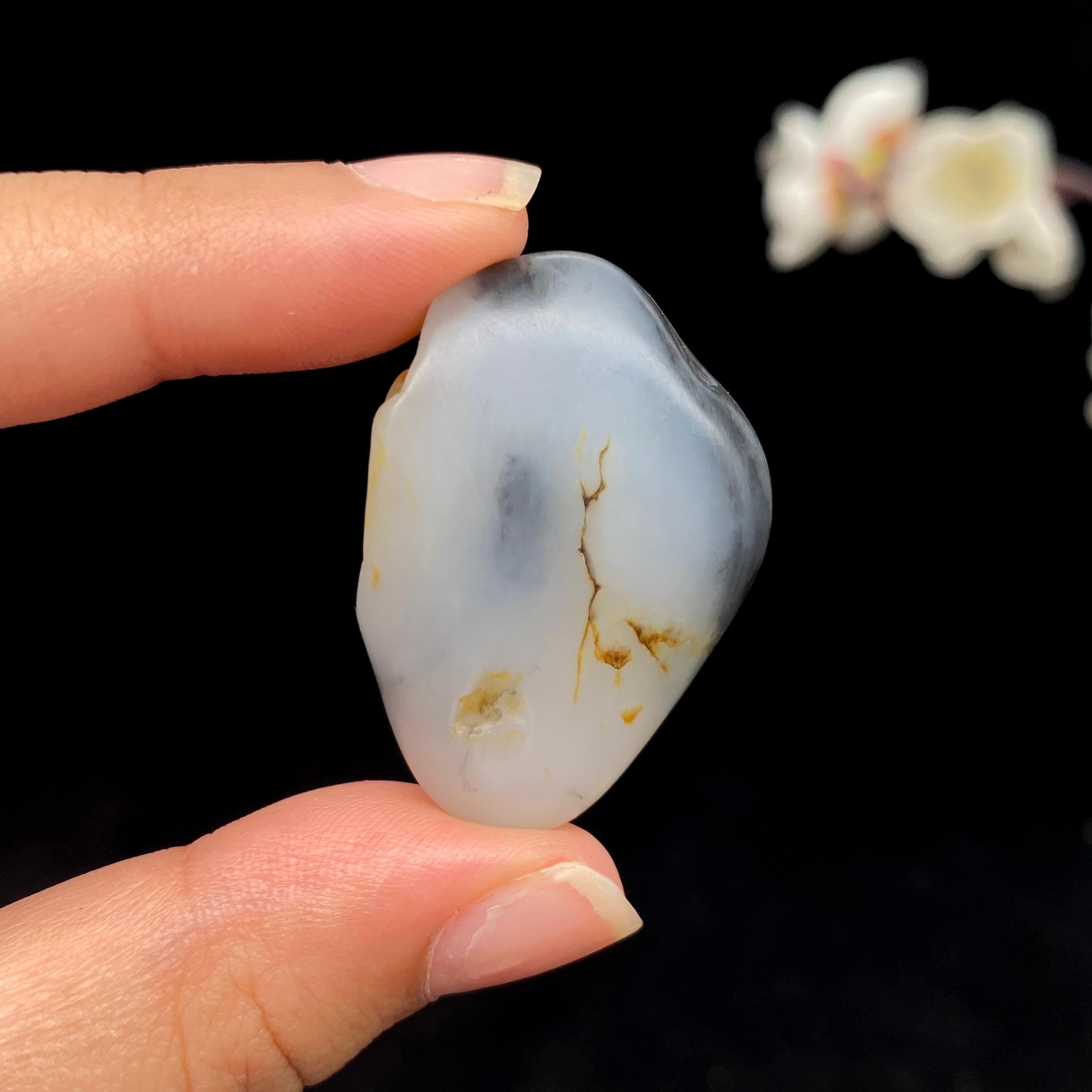 和田玉青花带洒金皮籽料吊坠籽（19.3g）