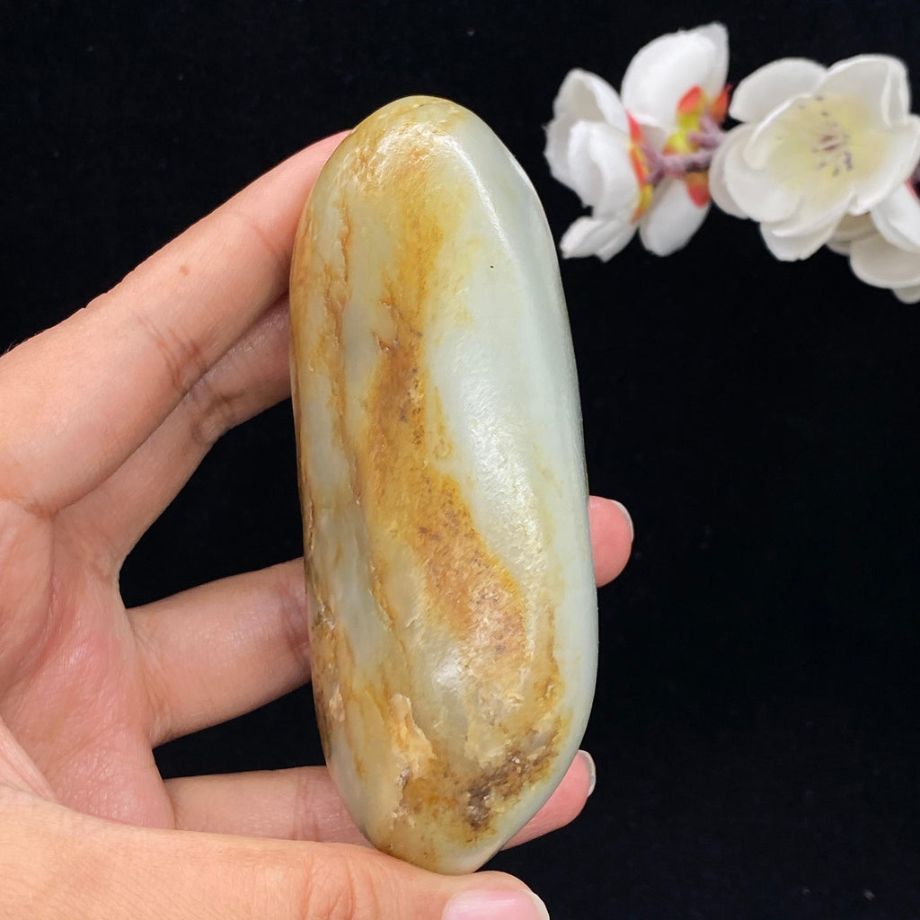 和田玉黄皮籽料手把件（302.7g）