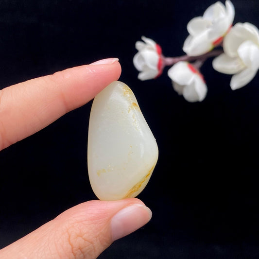 和田玉黄皮籽料挂件（18.3g）