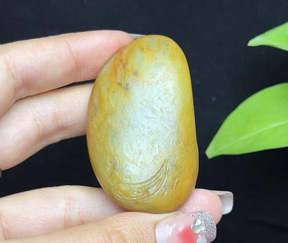 新疆和田玉籽料红沁财神（53.3g）