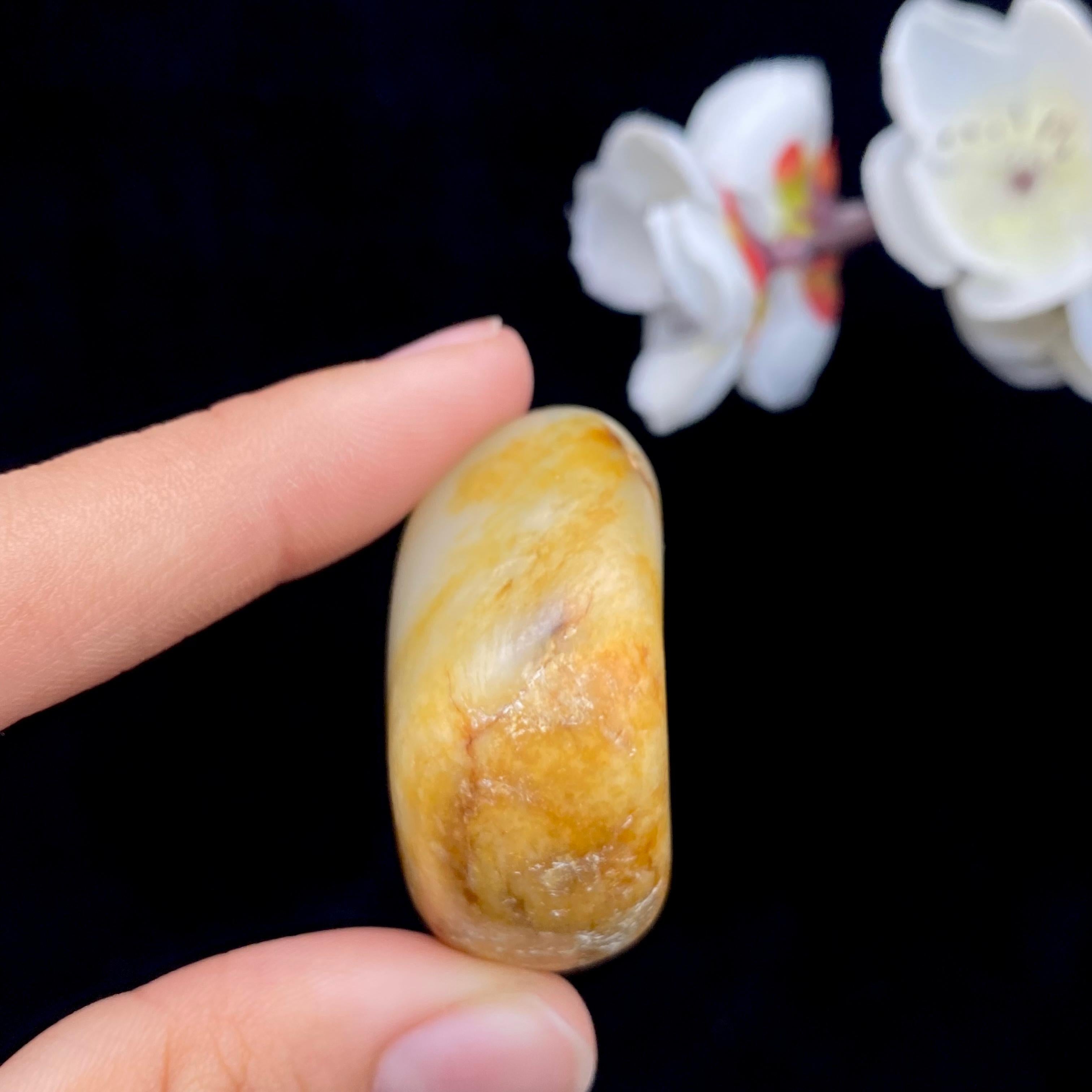 【超值推荐】和田玉聚黄皮籽料原石（42.3g）