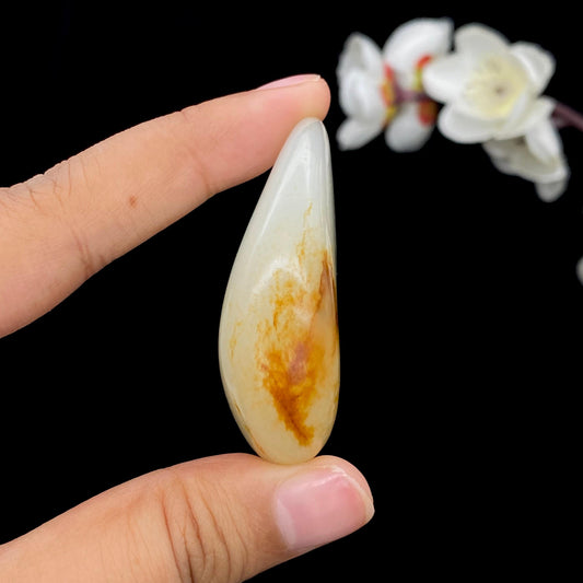 和田玉洒红皮籽料挂件（50.2g）