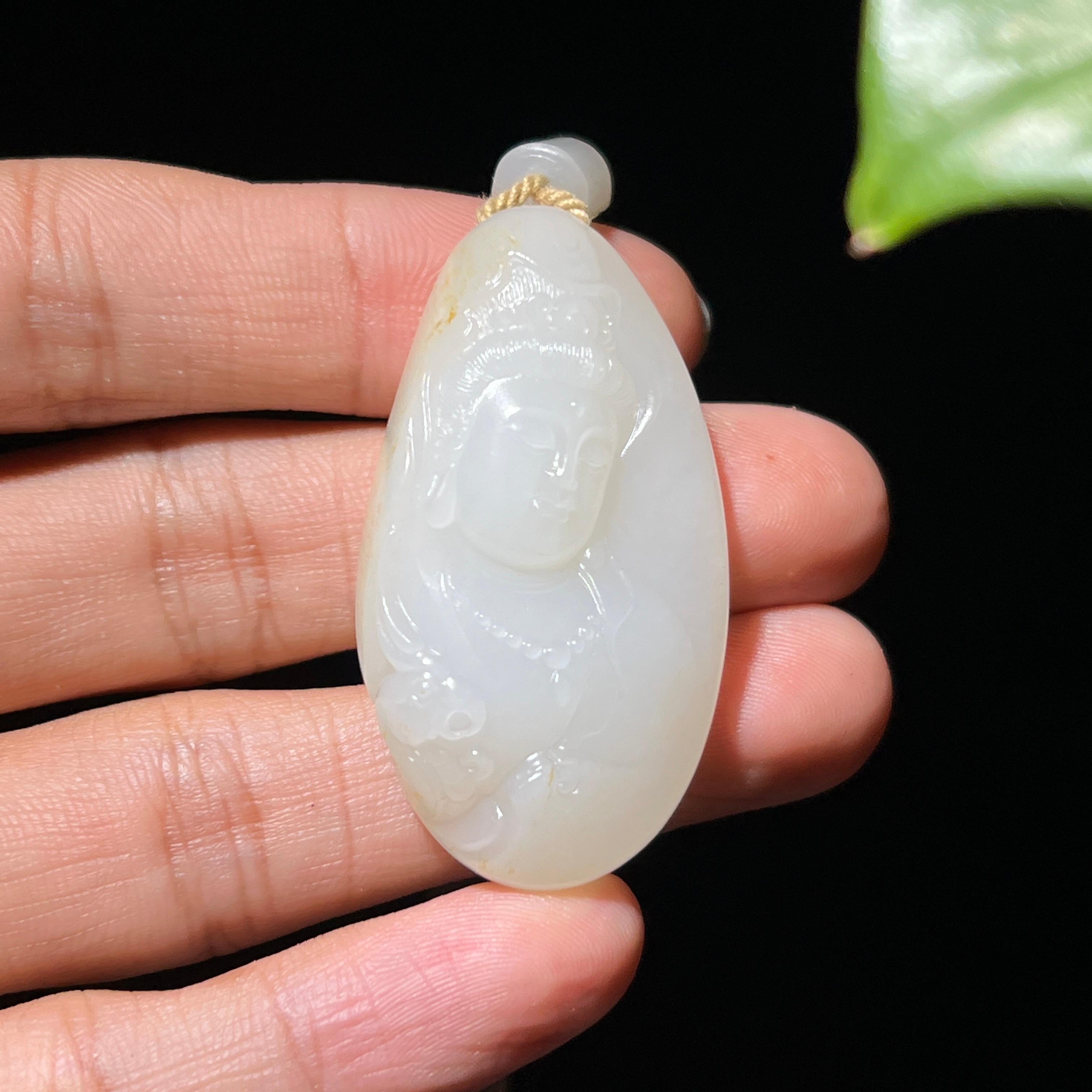 和田玉籽料洒金皮观音挂件（21.4g）