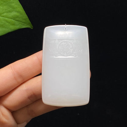 和田玉且末糖白关公牌挂件（50.7g）