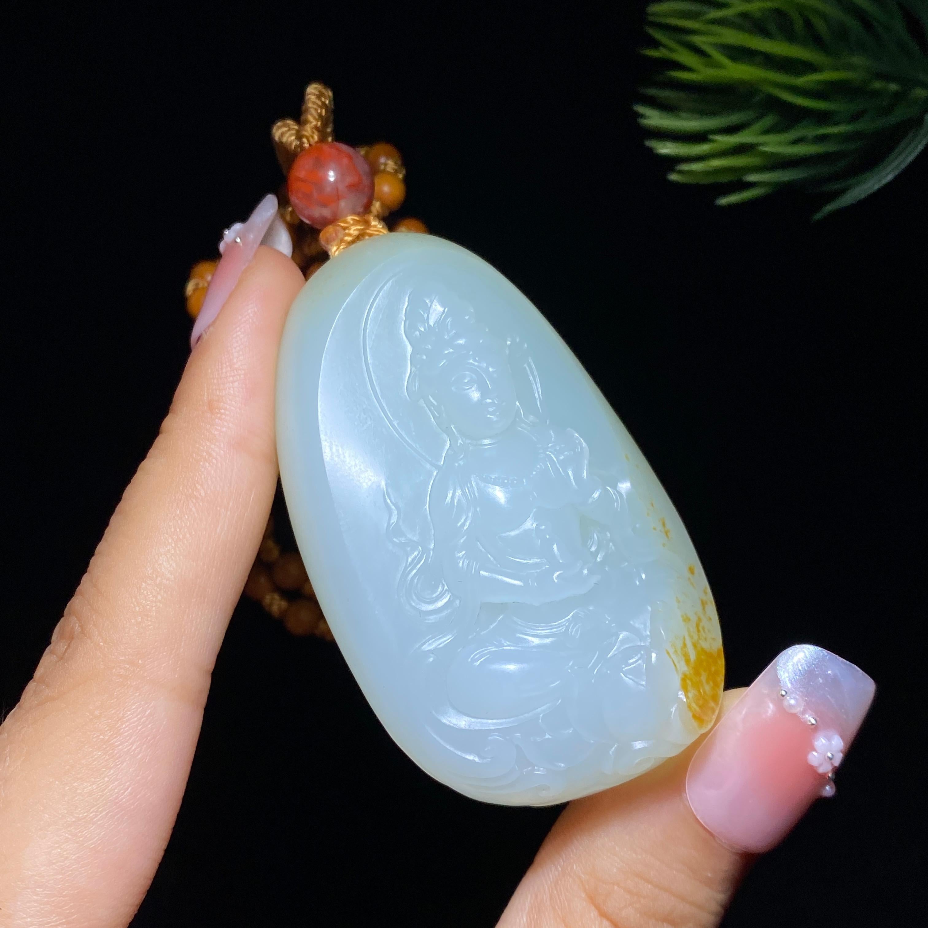 和田玉籽料观音（62.7g）