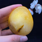 和田玉黄皮带点墨青花籽料（94.1g）