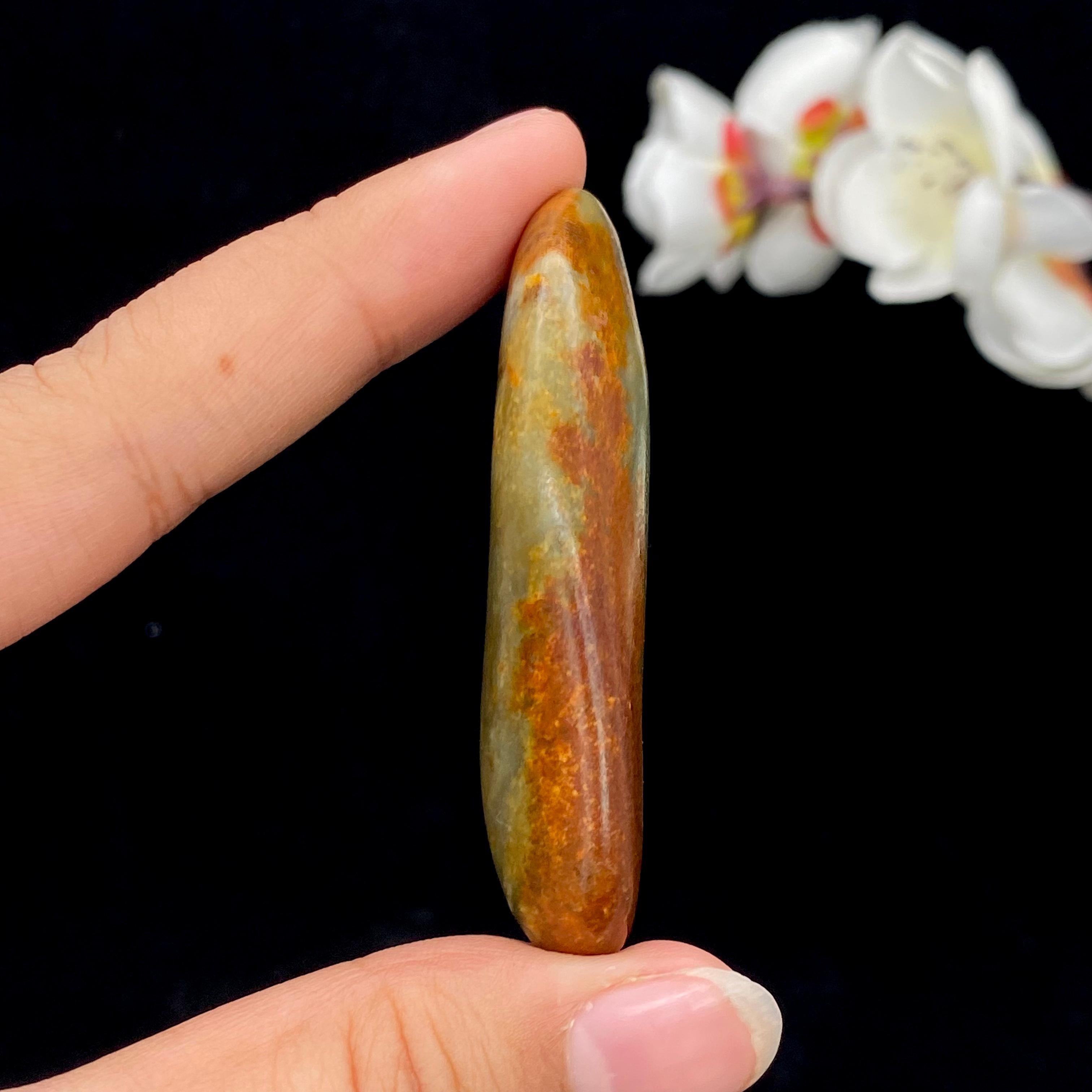 和田玉聚红皮籽料挂件（30.3g）