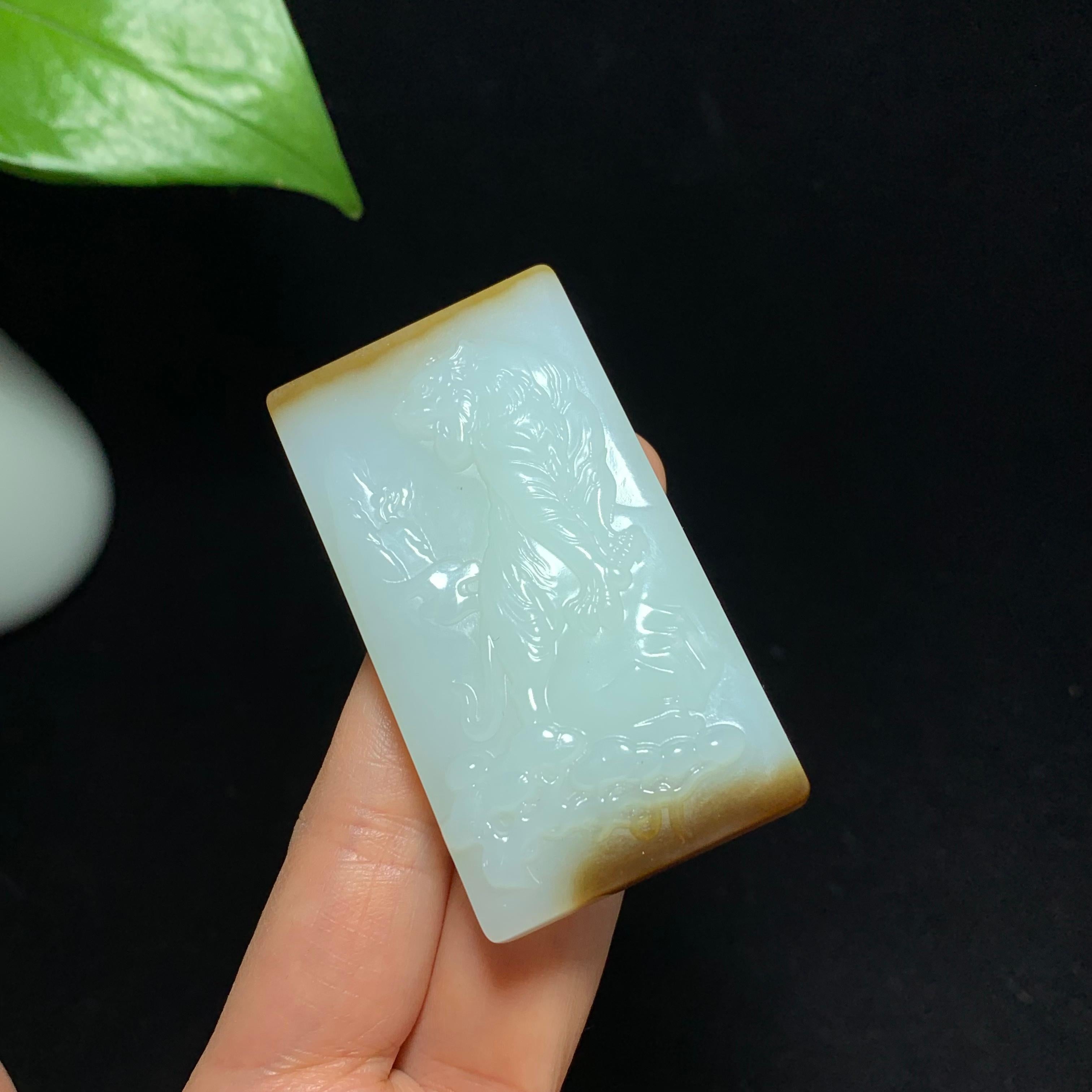 高品质新疆且末糖白玉上山虎挂件（62.5g）