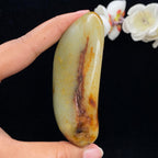 和田玉洒红皮籽料手把件（194.2g）