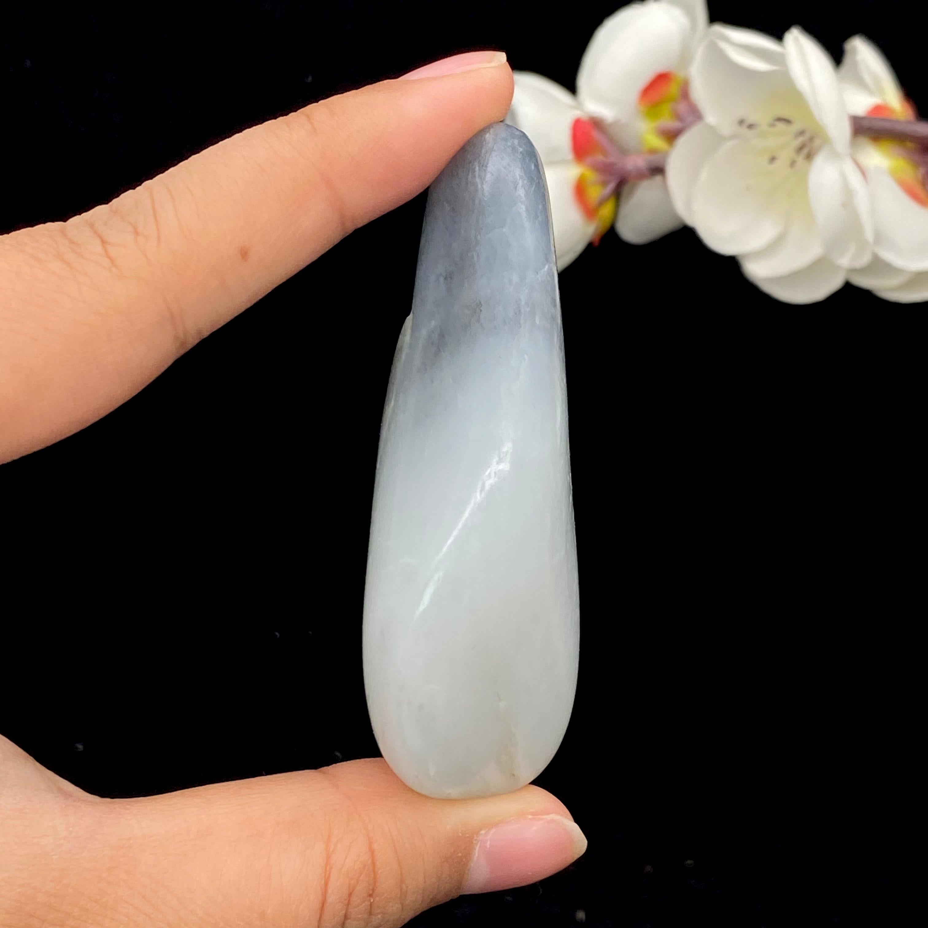 和田玉青花籽料（83.9g）