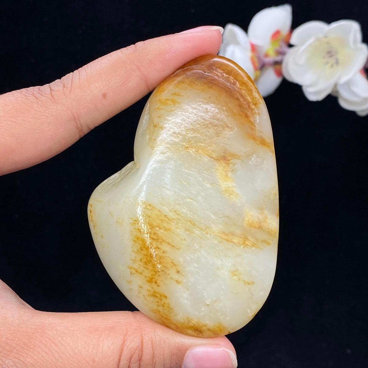和田玉黄皮籽料手把件（135.3g）