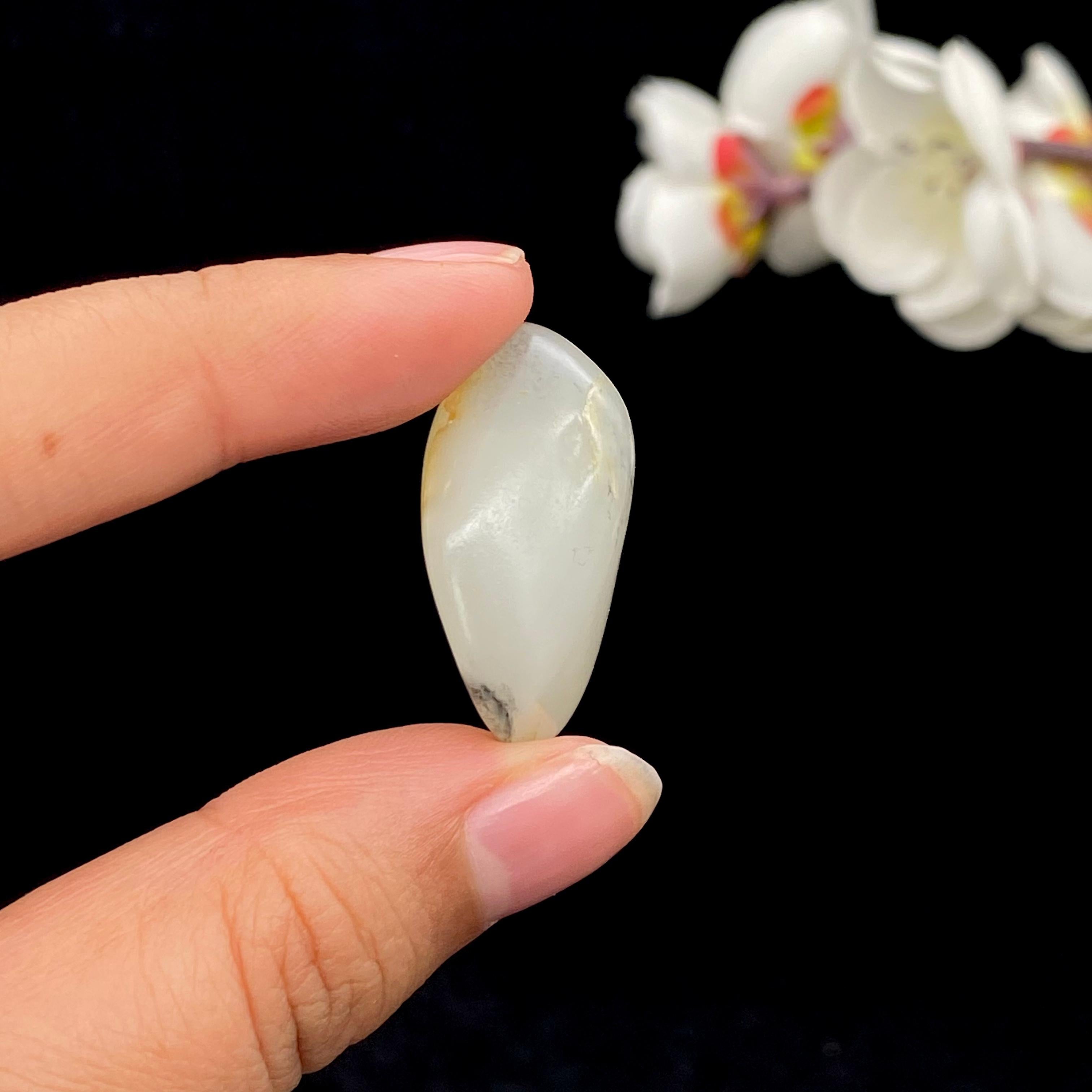 和田玉洒金皮青花三色皮籽料（10.5g）