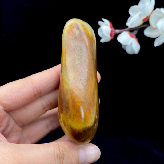 和田玉黄沁皮籽料原石（166g）