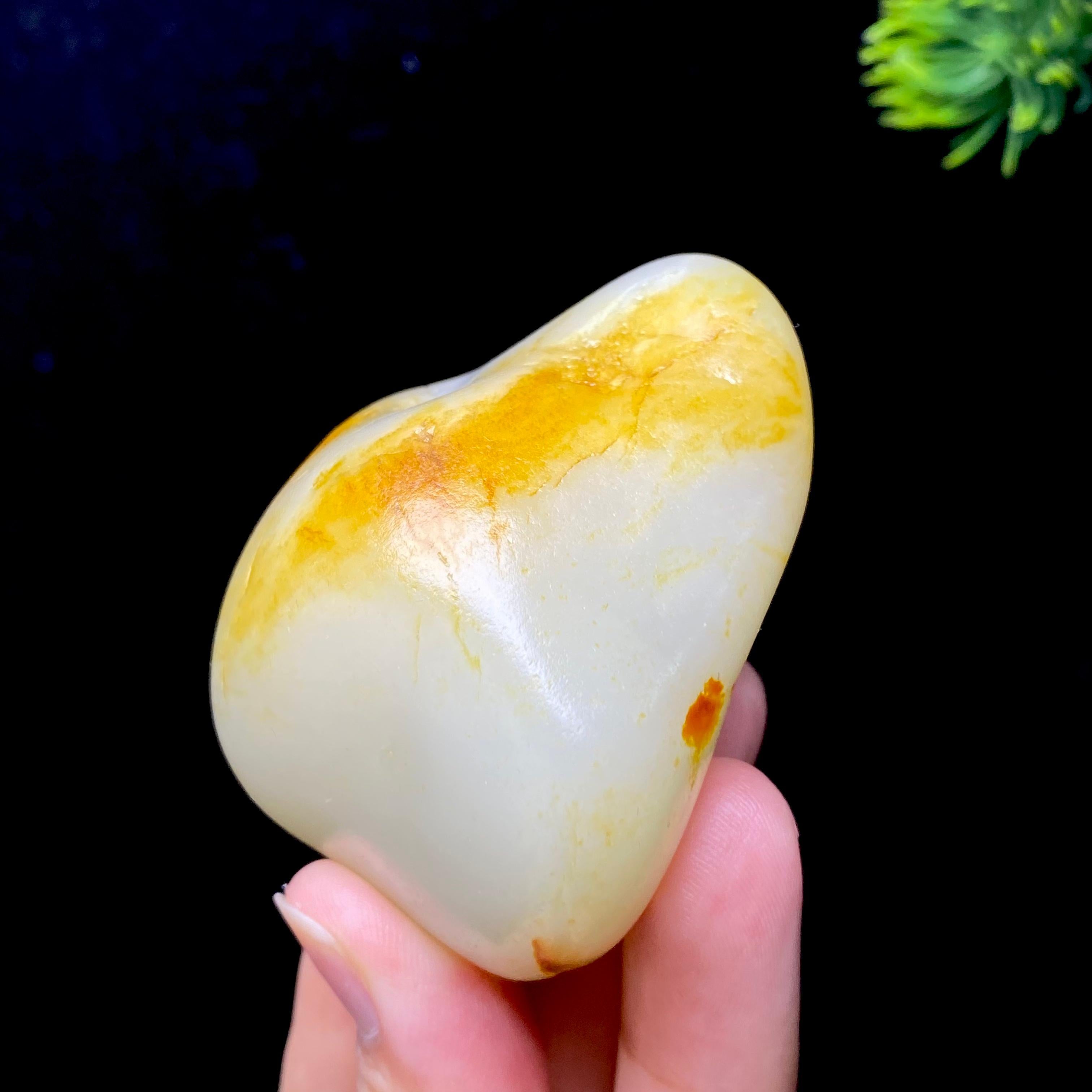 和田玉洒金皮白肉籽料手把件（168.3g）