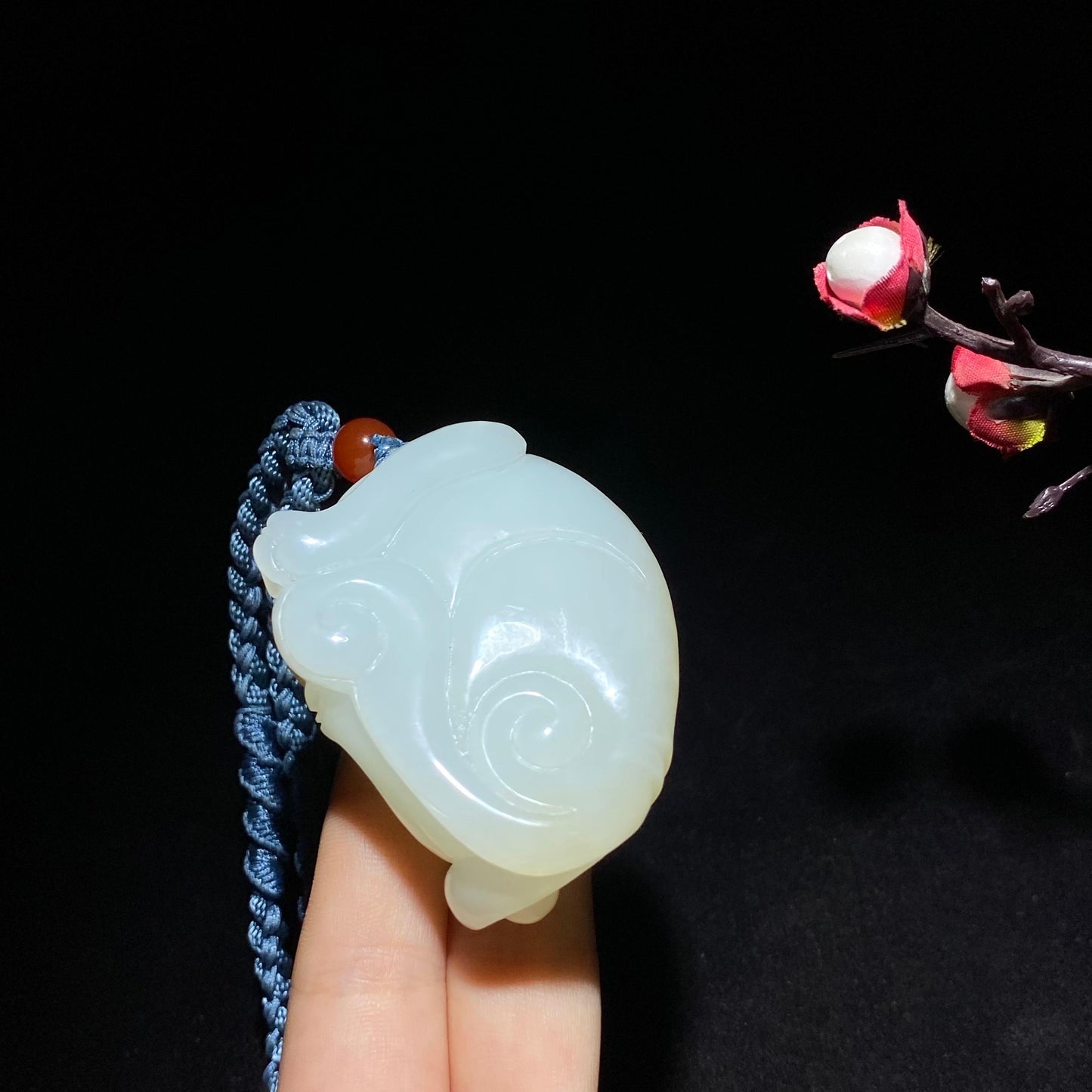 和田山料糖白玉貔貅手把件（113.2g）