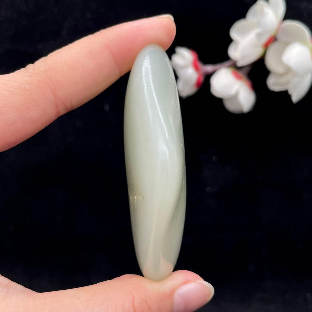 和田玉青白玉籽料手把件（69.7g）