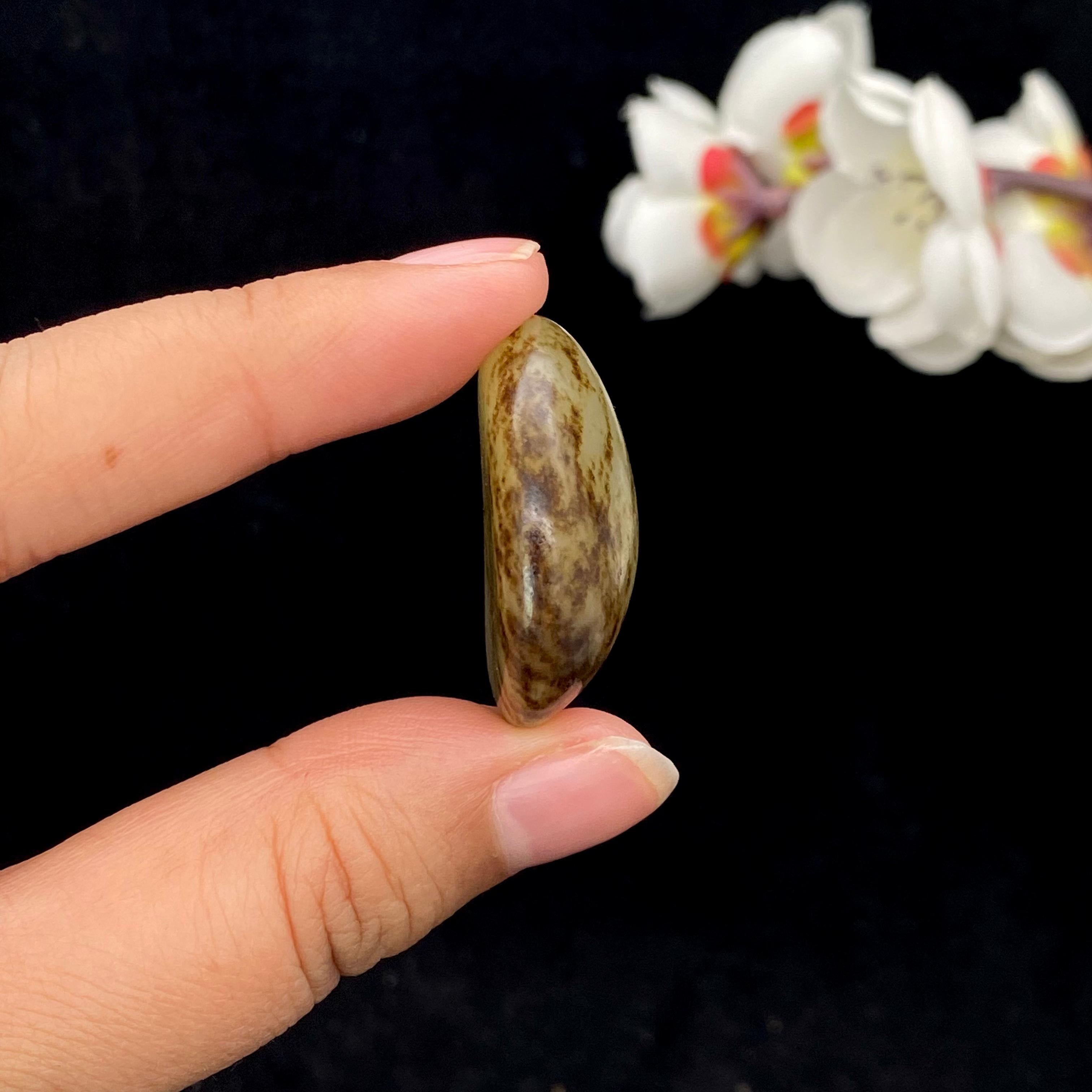 和田玉秋梨皮籽料（14g）