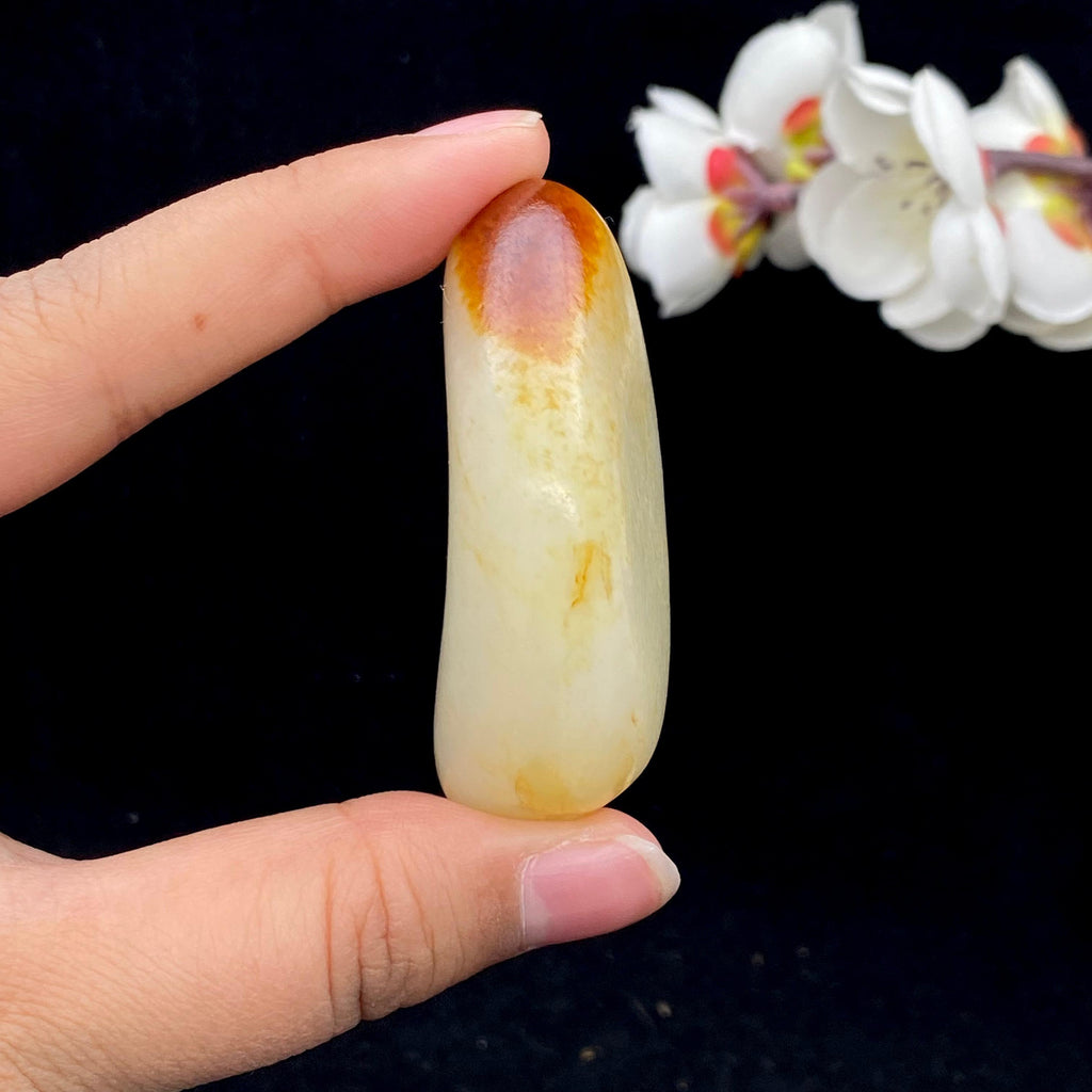 和田玉聚红皮籽料（68.2g）