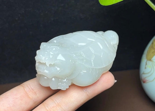 和田玉藕粉带烟紫龙龟手把件（127.3g）