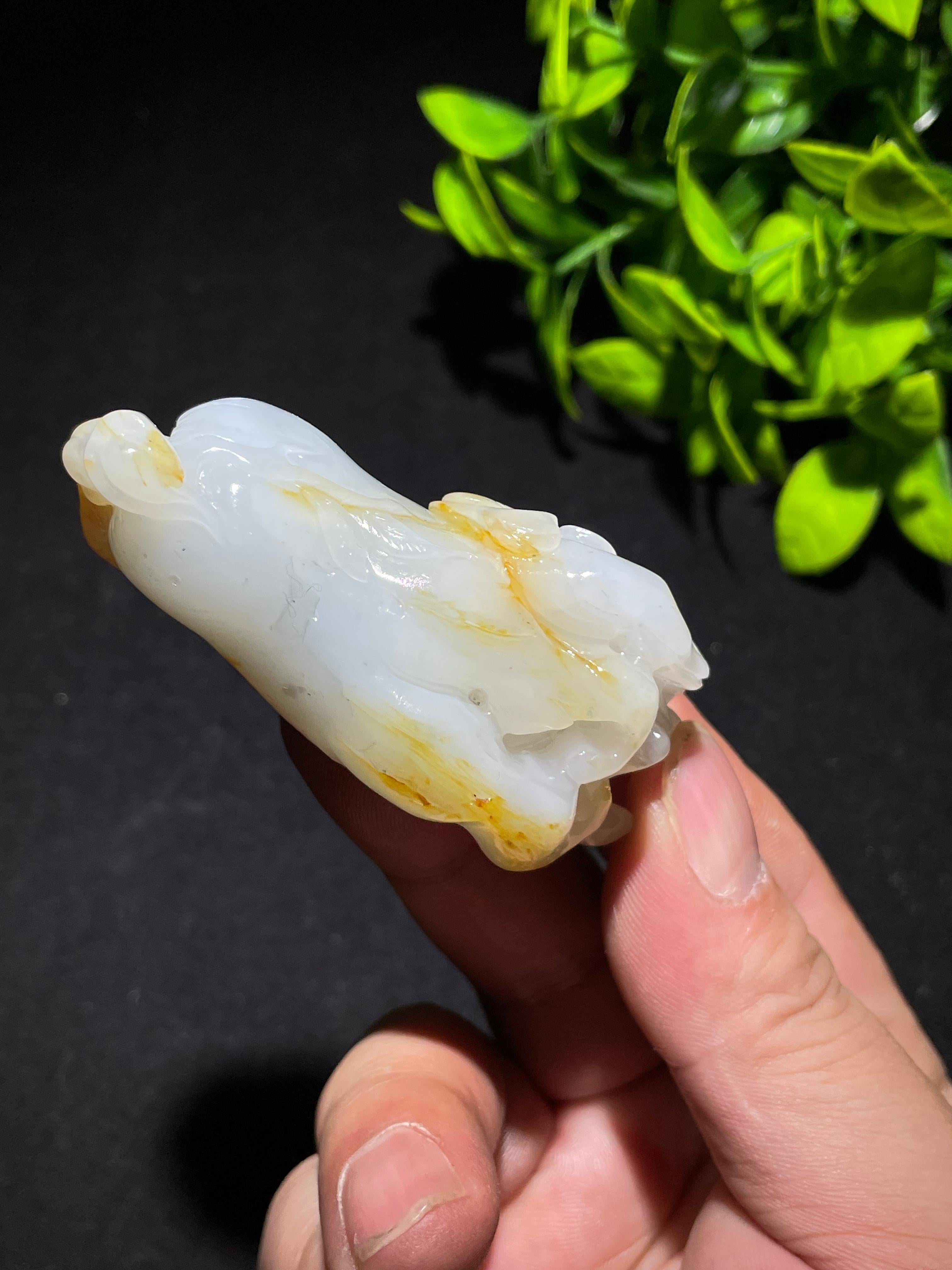 和田玉籽料佛手（84.1g）