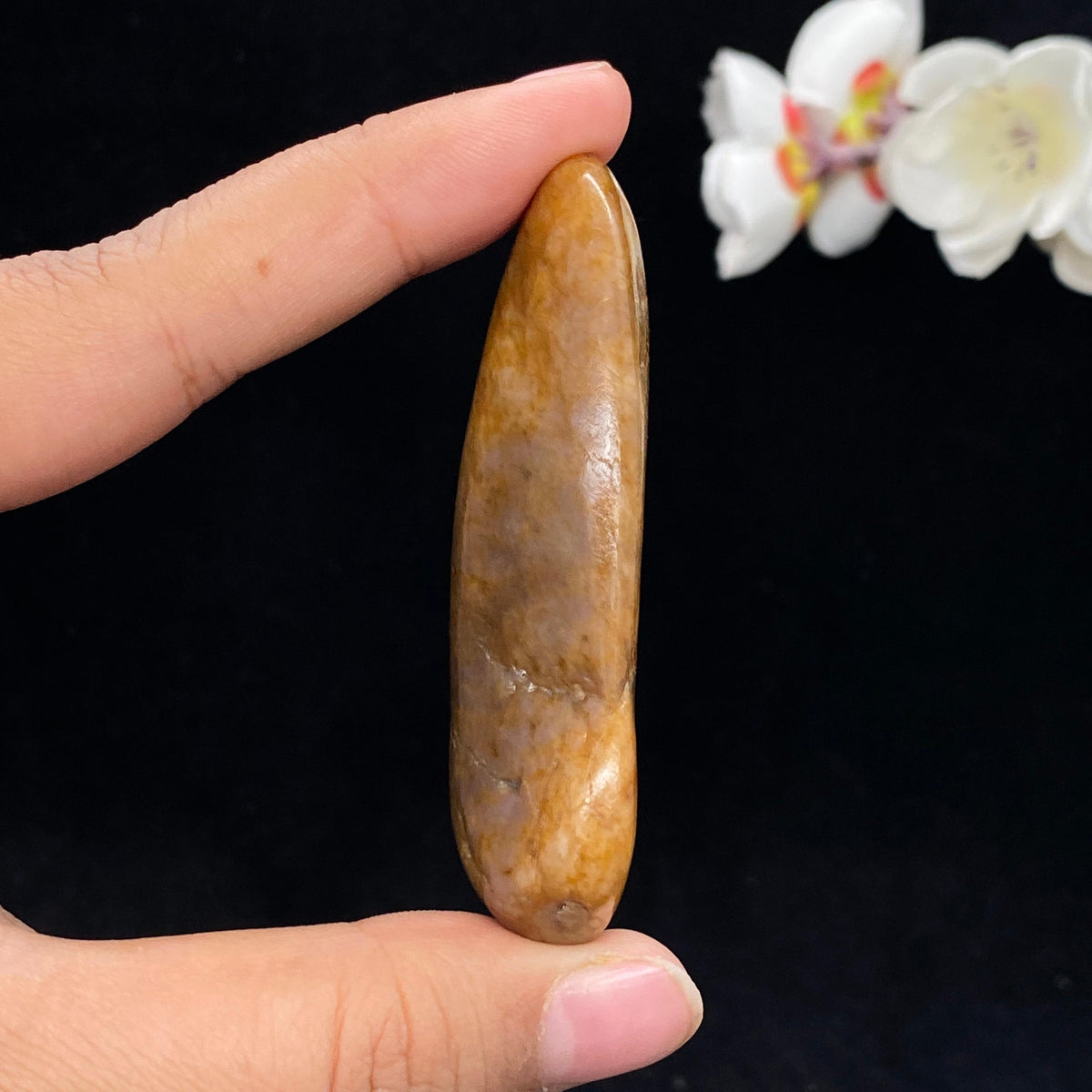和田玉桃花玉带黄皮籽料（55.6g）