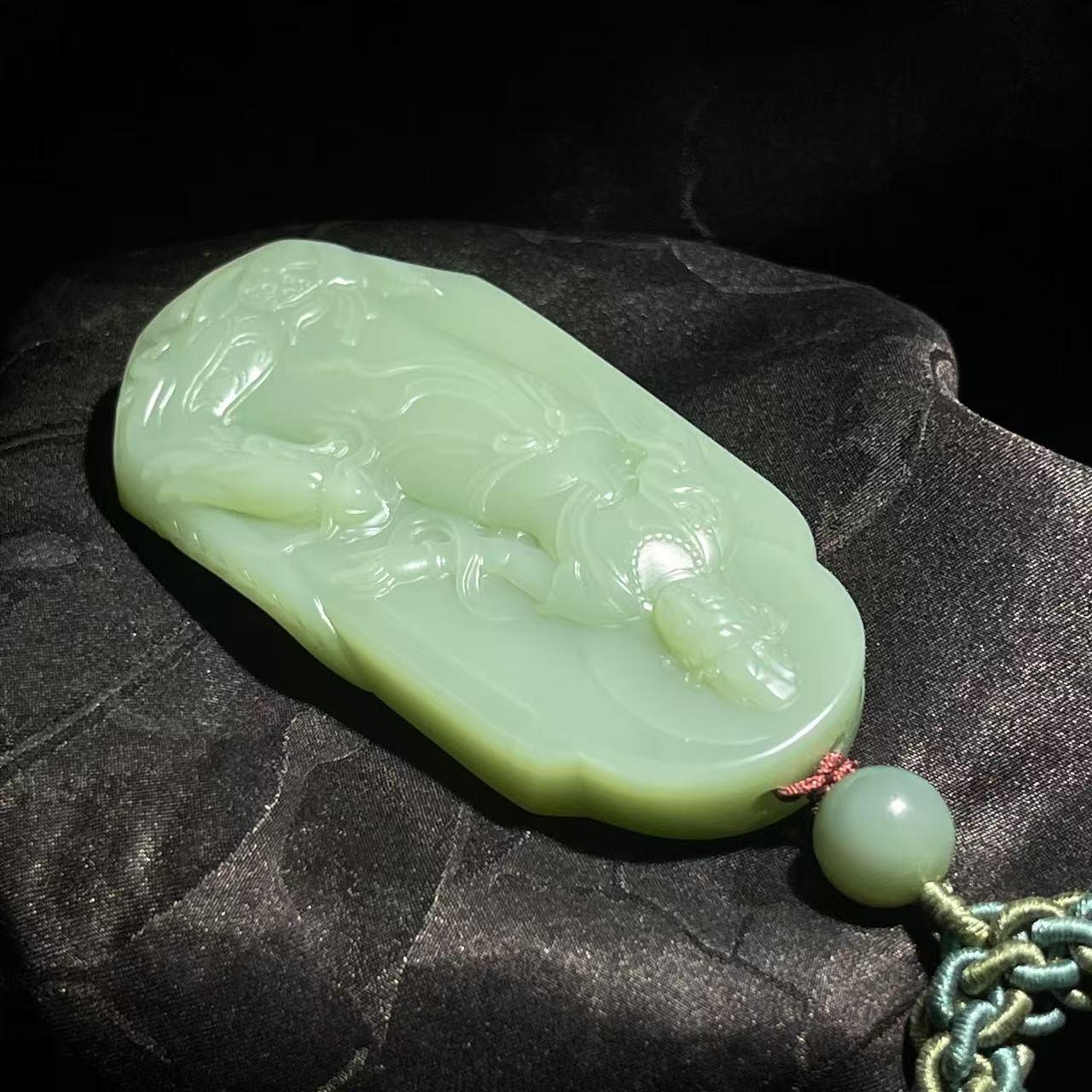 和田玉碧玉粉青观音（69.6g）
