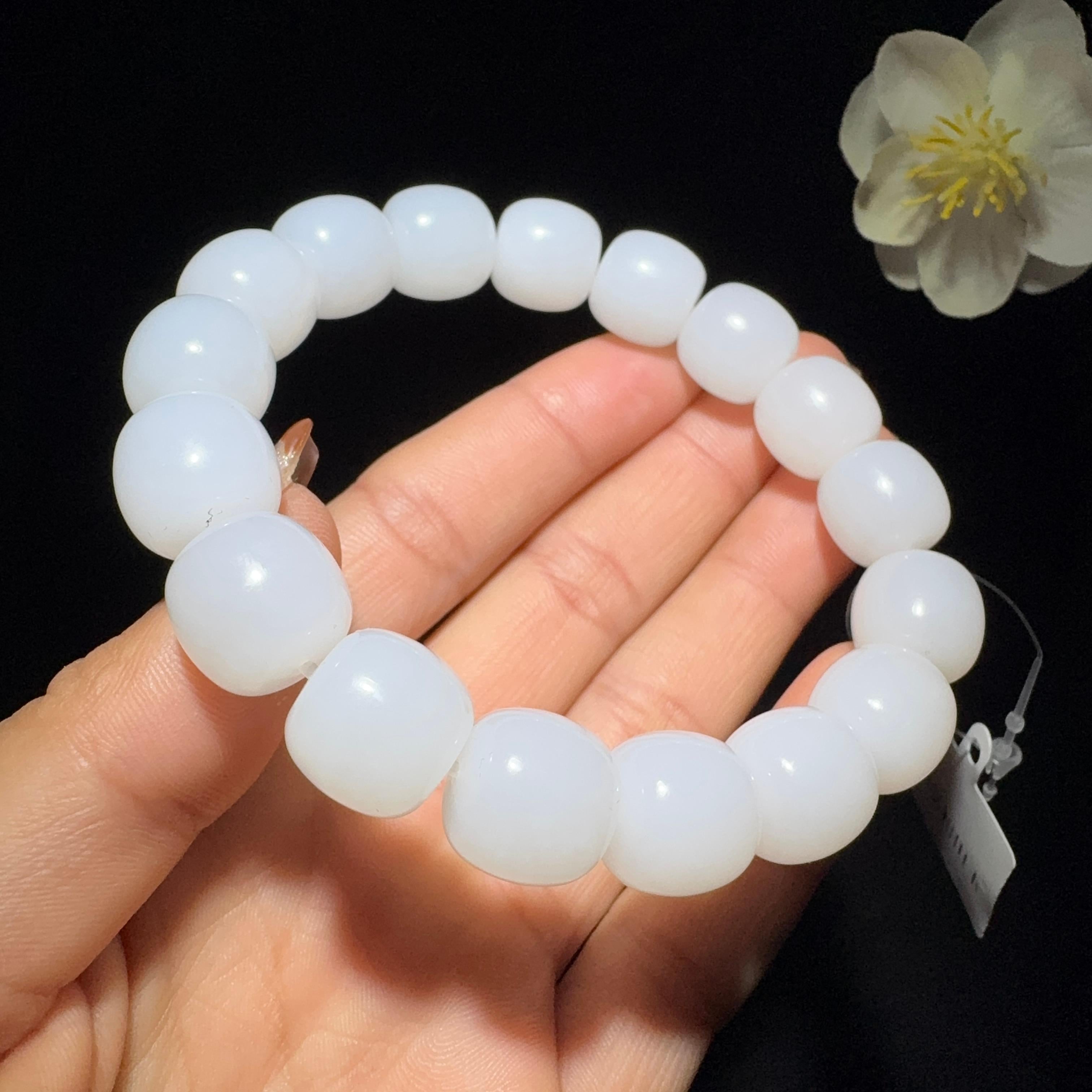 和田玉羊脂白玉老型珠手串（63.7g）