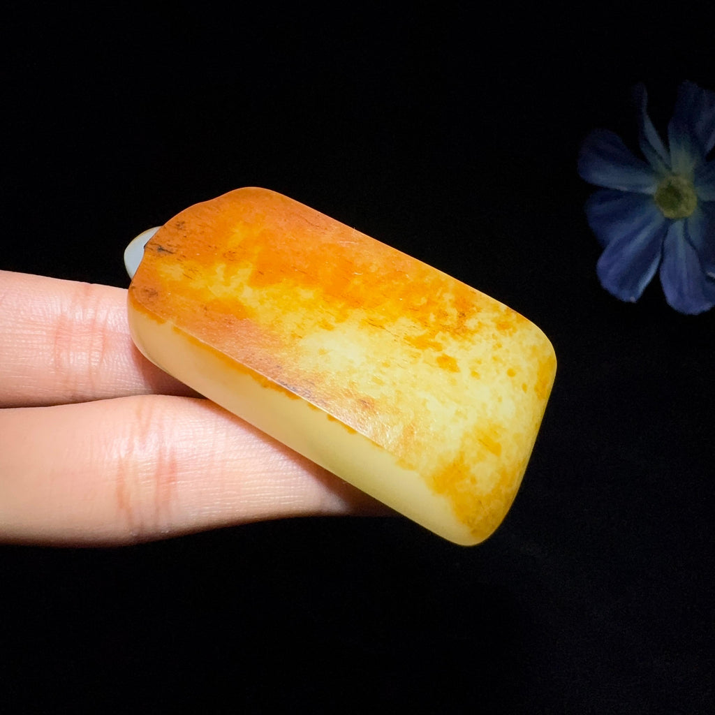 收藏级和田玉籽料平安无事牌（60.9g）