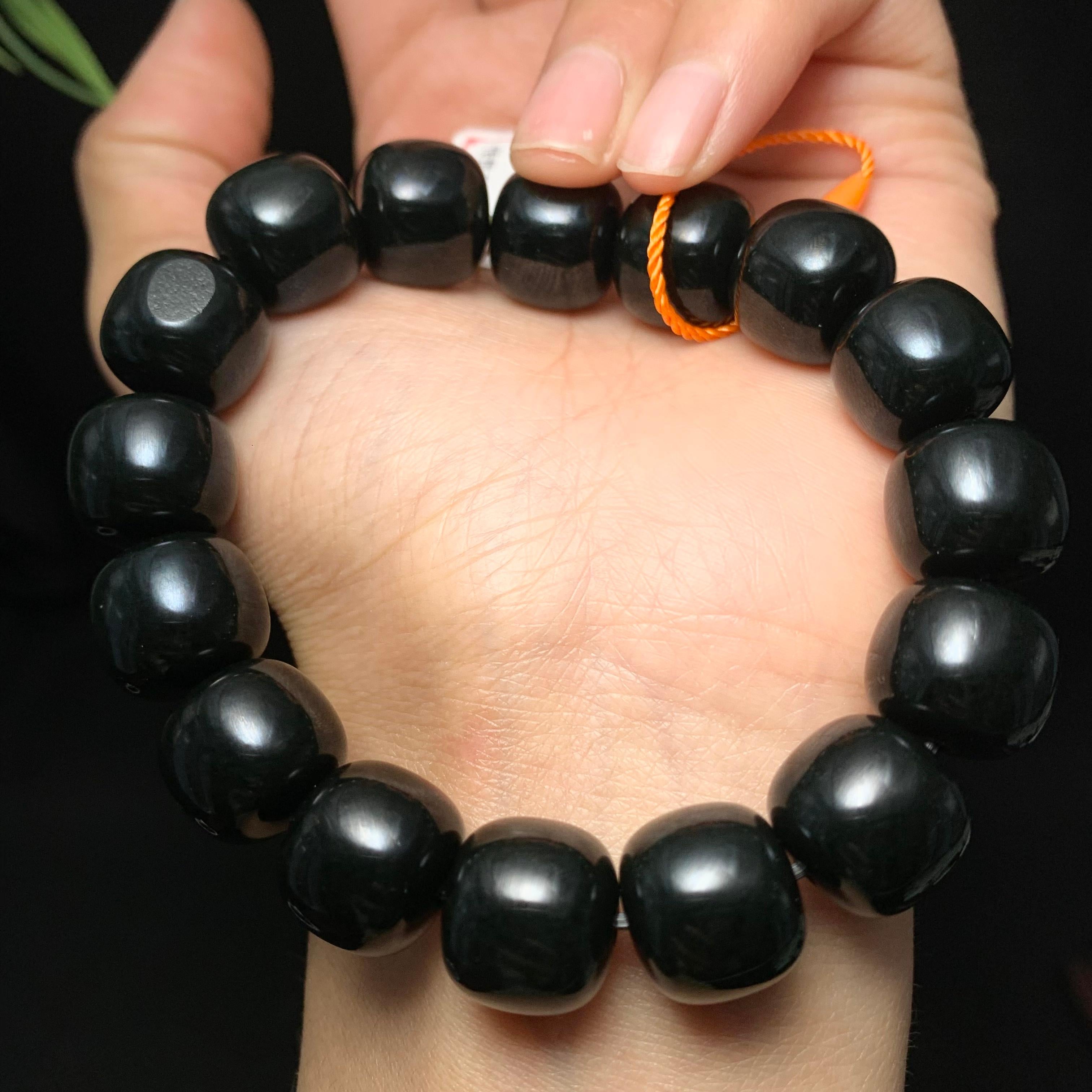 精品和田籽料黑青老型珠手串（74.1g）