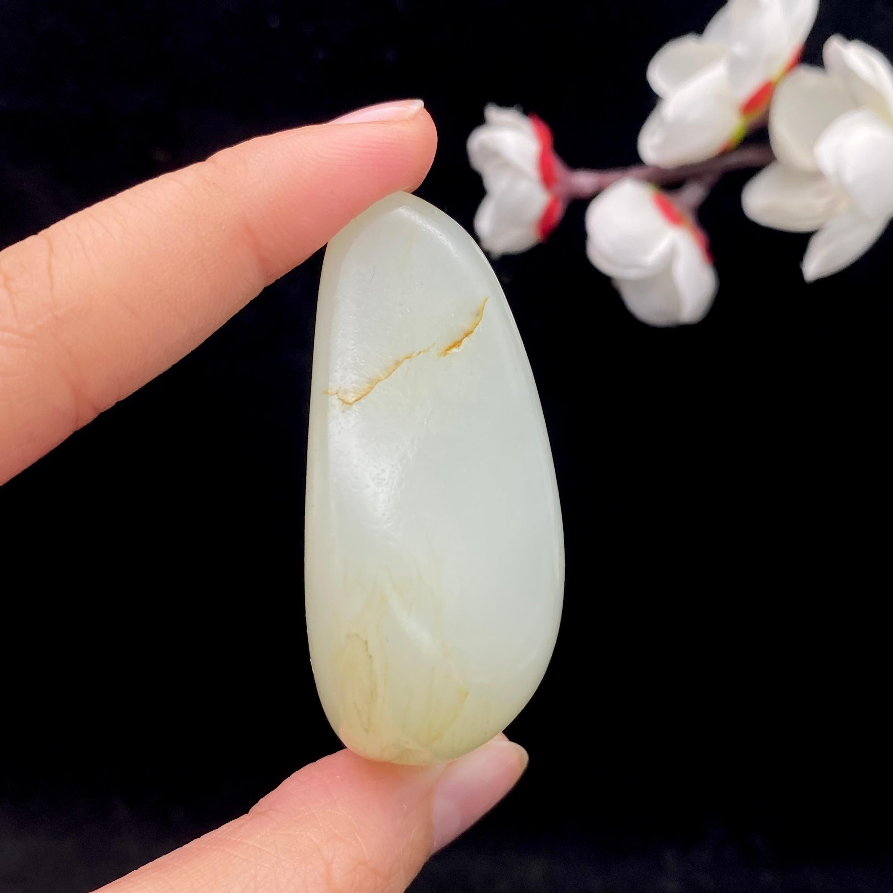 和田玉青白玉籽料原石（80.9g）