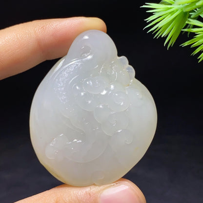 和田玉籽料龙行天下挂件（34.3g）
