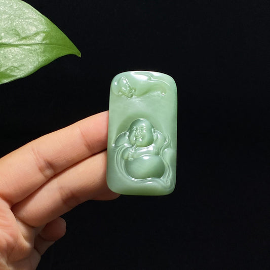 高品质和田玉山料碧玉粉青佛公（24.6g）