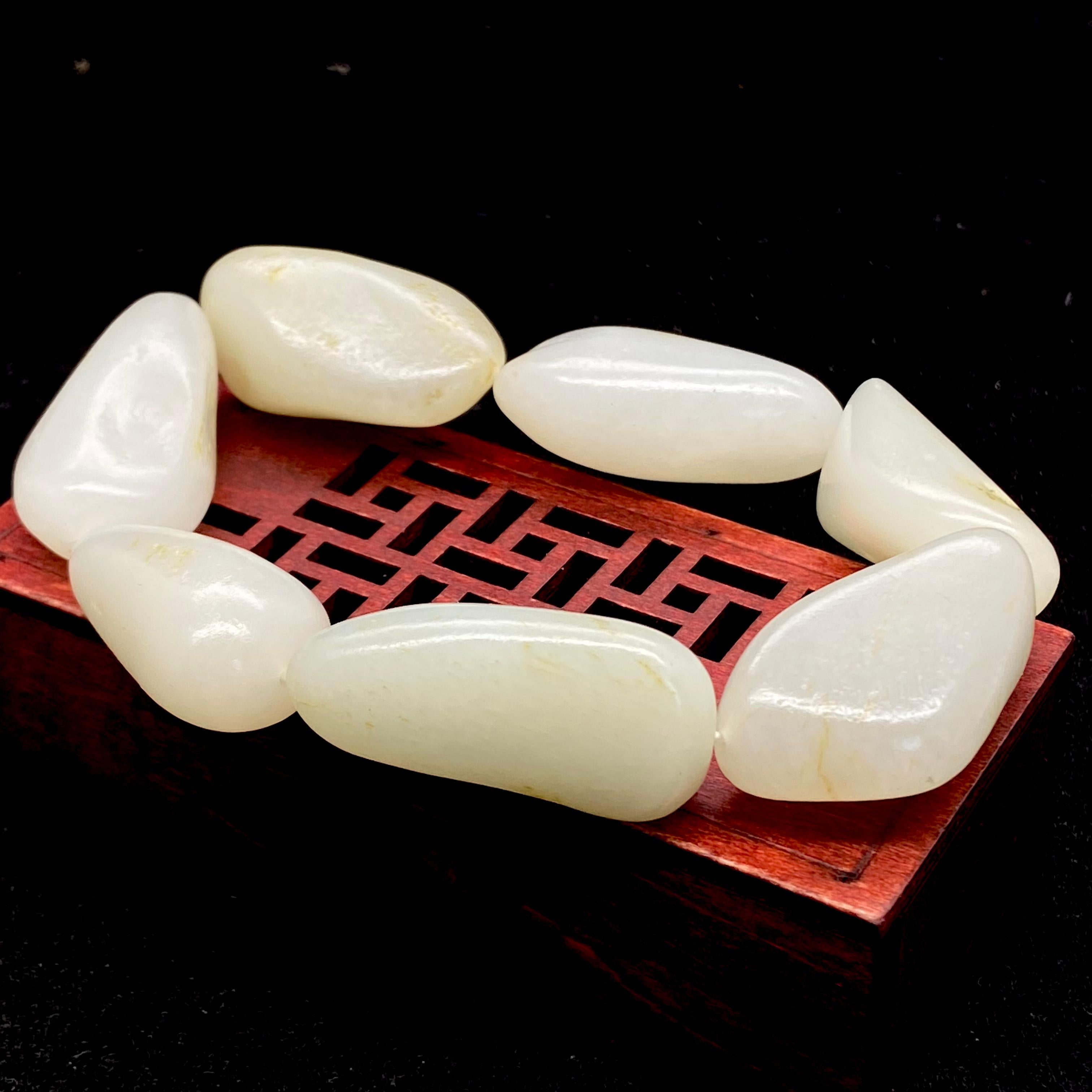 和田玉洒金皮【精品手串】（93.1g）