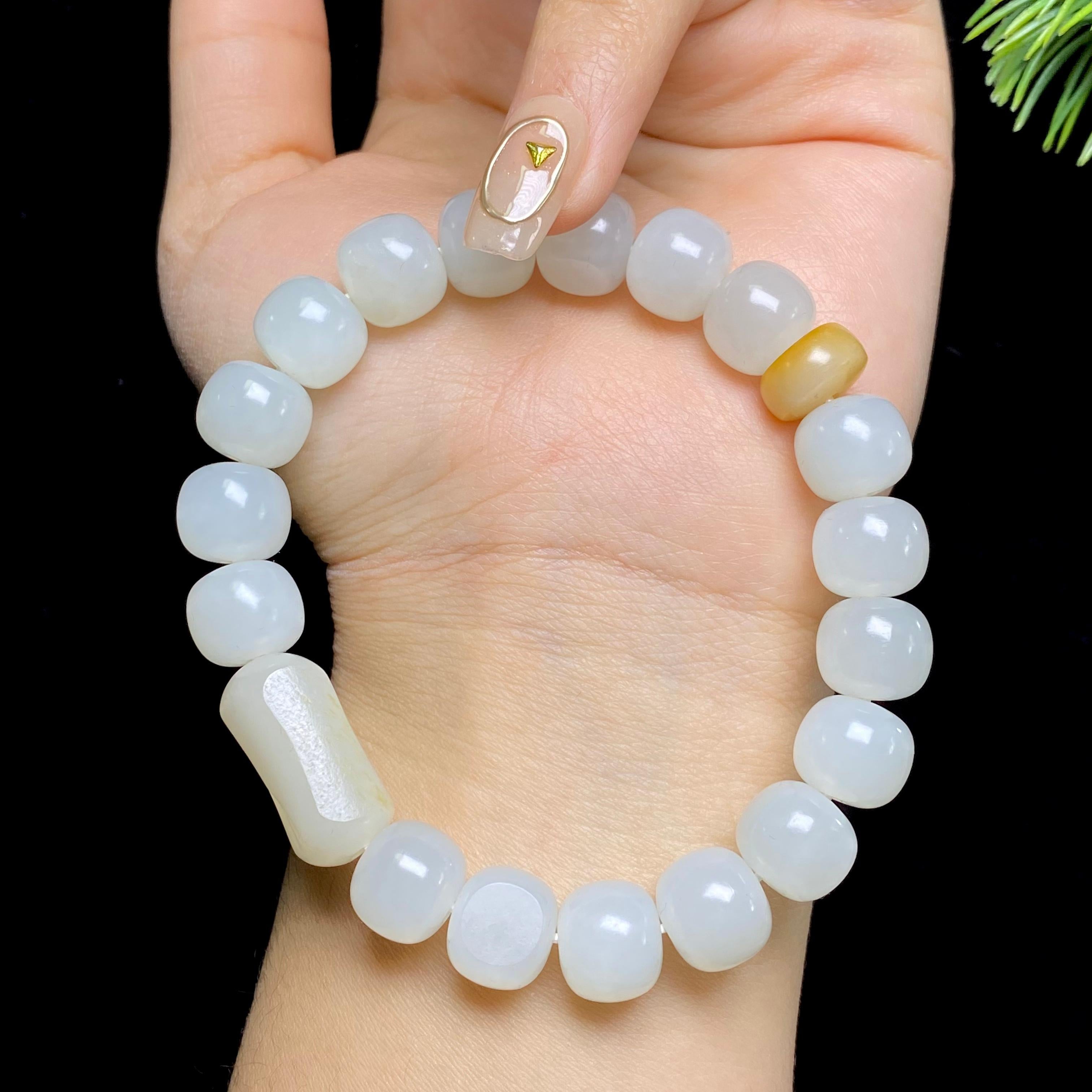 和田玉籽料白玉老型珠手串（46.6g）